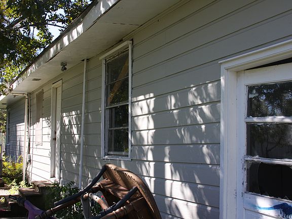 4th image of 105 Fred Street