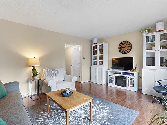 3rd image of 1153 Calley Dr