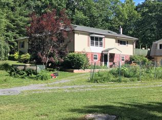 246 Hunters Ln, Dingmans Ferry, PA 18328