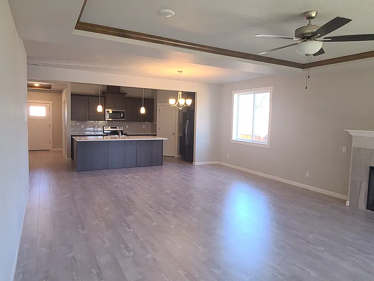384 S 8th St — Photo 2