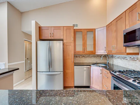 68 Clay St, North Brunswick, NJ 08902