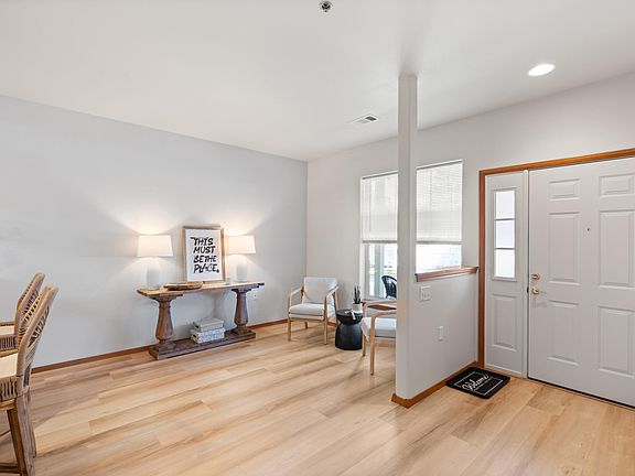 3rd image of 851 Pavilion Pl