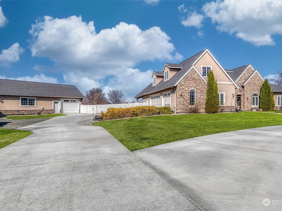 1st image of 820 Betz Lane