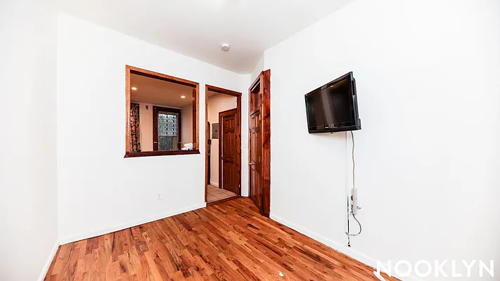 Rented by Nooklyn NYC LLC | media 19