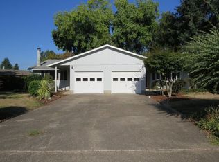 913 Charles St APT B, Newberg, OR 97132