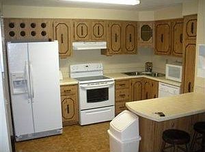 4th image of 590 Woodmere Dr APT 7