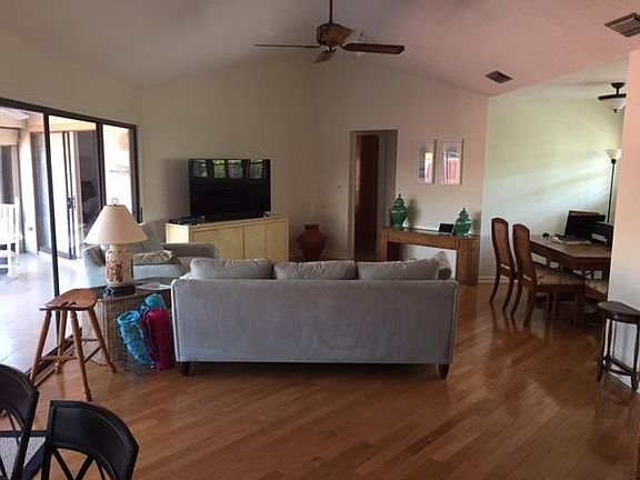 3rd image of 1127 E Seminole Ave APT 17D