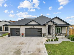 6572 Calvert Dr, Adelaide Metcalfe, ON N7G3H5