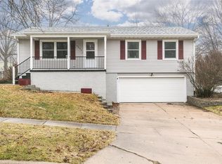 6505 Bradford Rd NE, Cedar Rapids, IA 52402