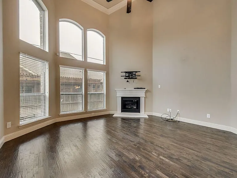 8408 La Fontaine Dr — Photo 8