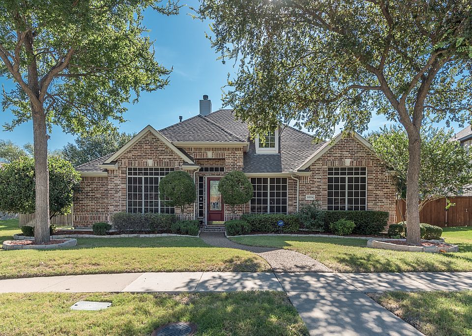 1st image of 9804 Capilano Dr
