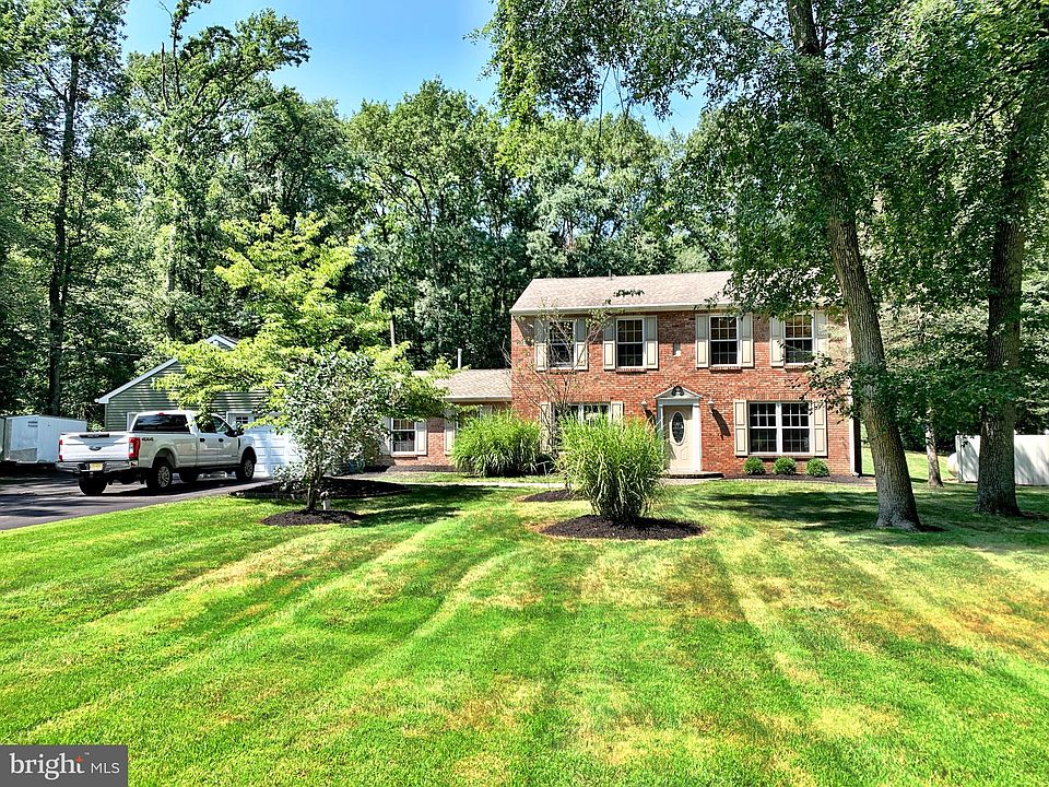 1st image of 3 Beechwood Ln