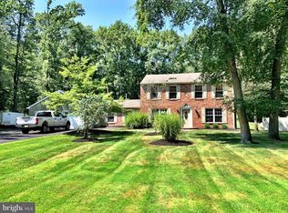 3 Beechwood Ln, Burlington, NJ 08016