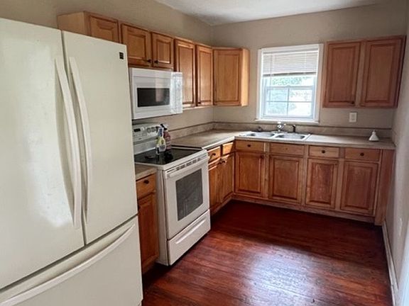 4th image of 136 Palm Leaf Ave