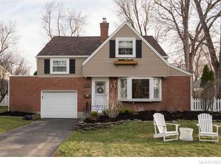 57 Morningside Ln, Williamsville, NY 14221