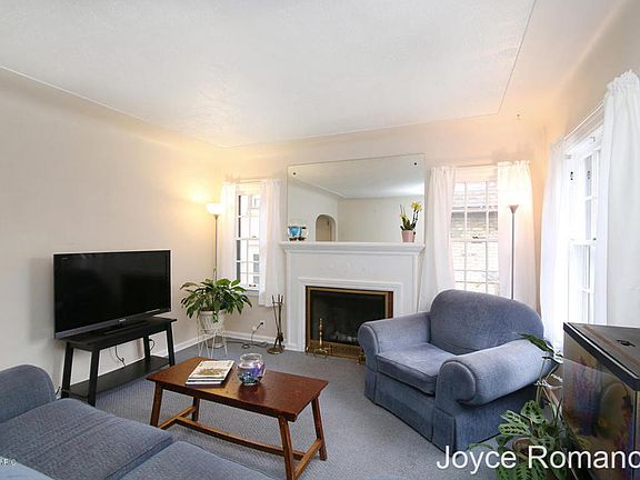 4th image of 1104 Short St NE