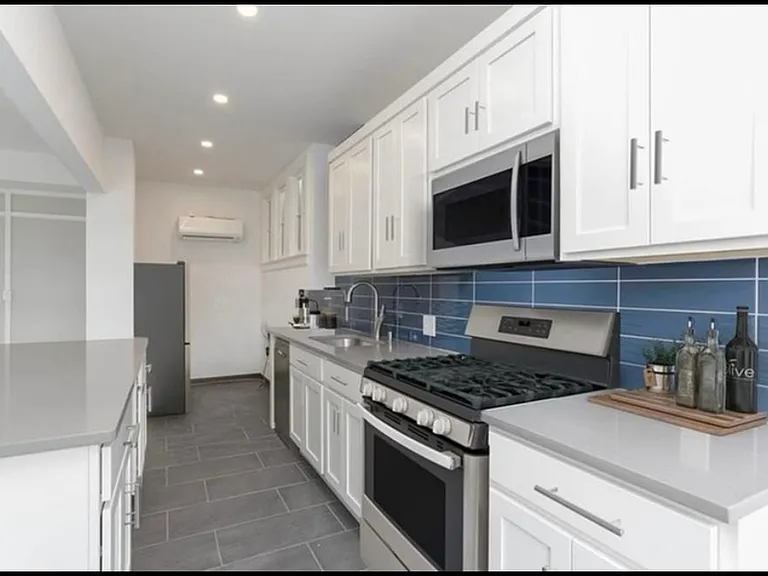 525 Graydon Ave #B — Photo 2