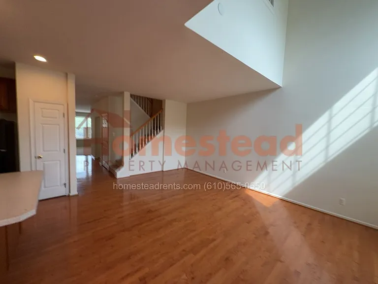 244 S Azalea Ct — Photo 8