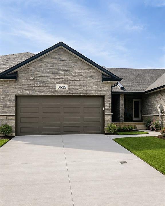1st image of 3639 Hallee Cres
