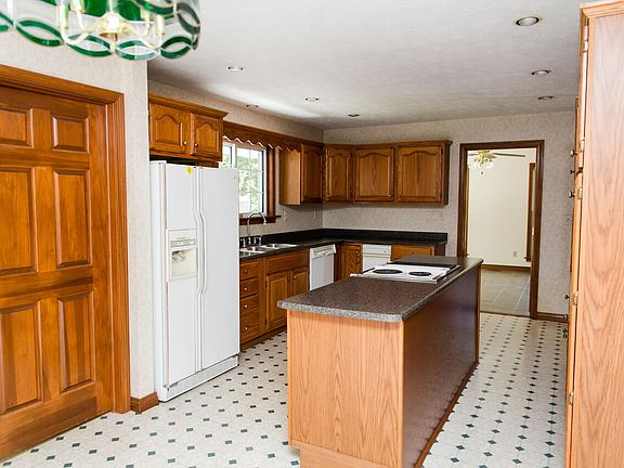 3rd image of 3024 Cedar Ln