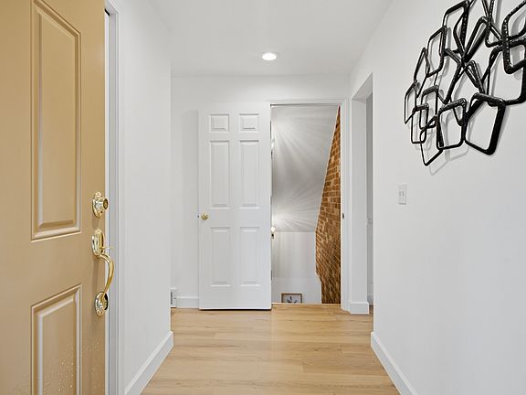 3rd image of 10627 SE 18th St