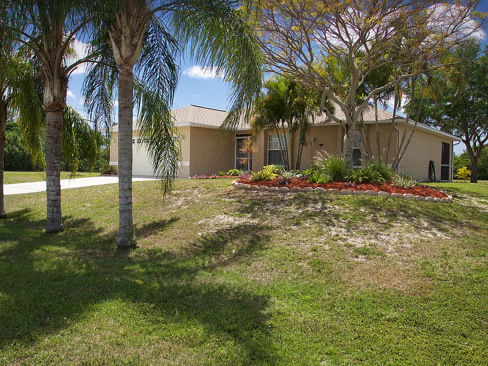 1st image of 472 NE 3rd Ct