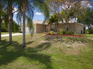 472 NE 3rd Ct, Cape Coral, FL 33909