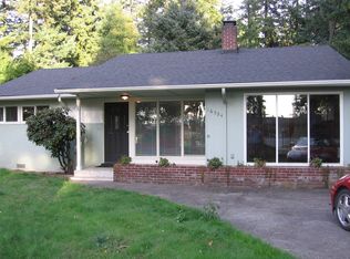 16524 SW Roosevelt Ave, Lake Oswego, OR 97035