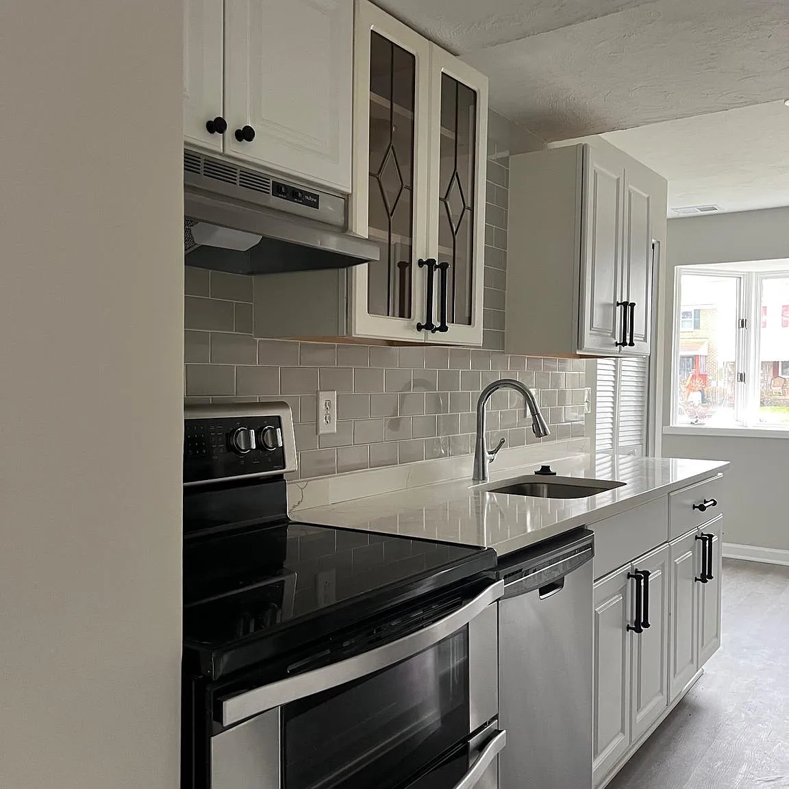 3 bed, 2.5 bath, 1280 sqft, $2,400 — Photo 4