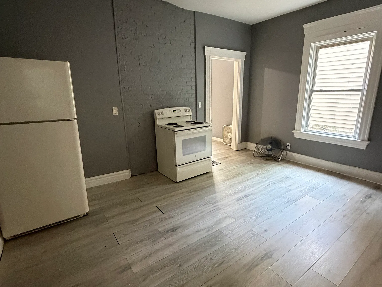 2 bed, $1,150 — Photo 3