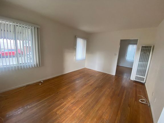 5th image of 325 Burchett St APT B