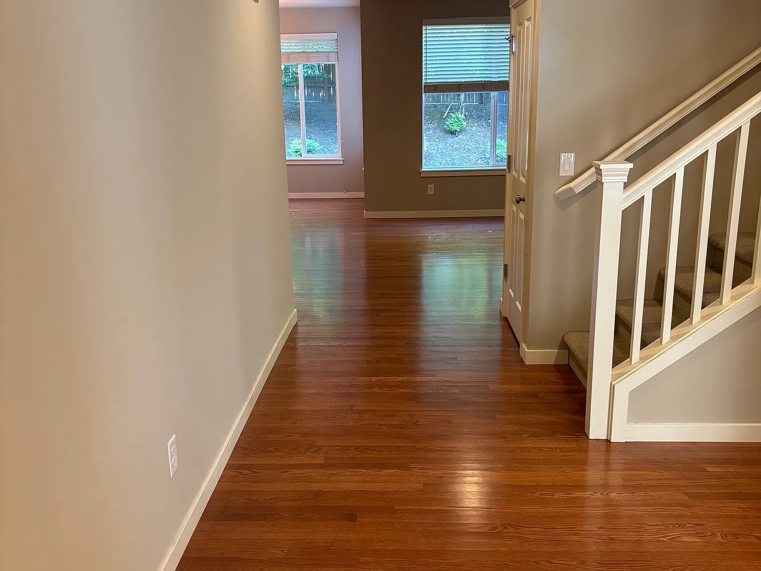 5 bed, 2.5 bath, 2493 sqft, $3,950 — Photo 2