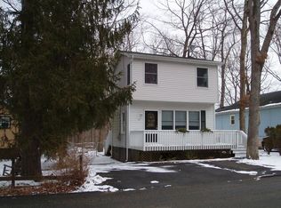 23 Geneva Trl, Hopatcong, NJ 07843