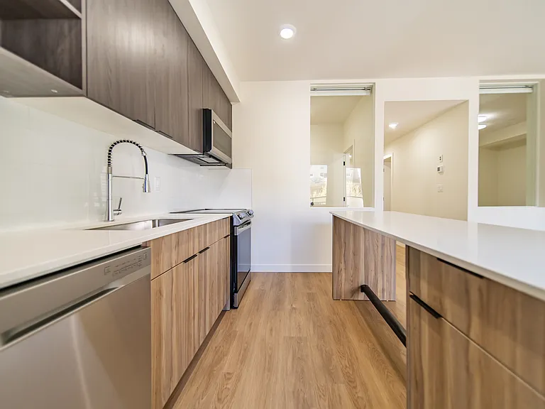 320 19th Ave SW — Photo 75