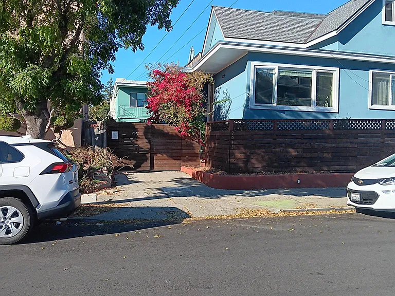 2043 Emerson St #C — Photo 9