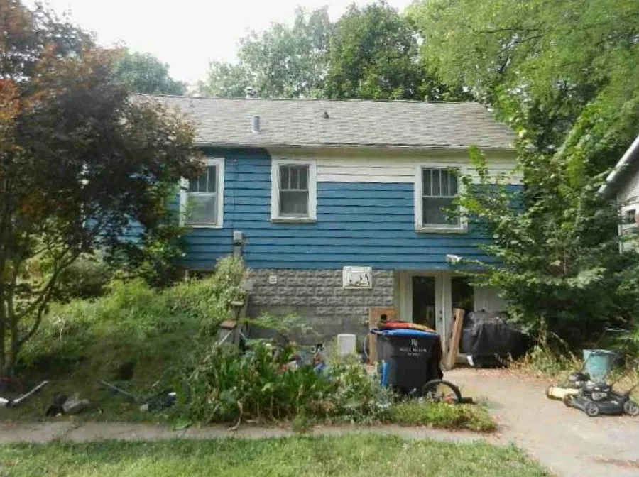 1117 44th St photo 1