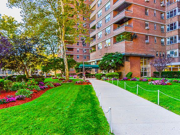 2nd image of 455 Franklin D Roosevelt Dr #B2104