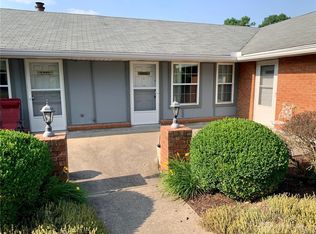 6456 Little John Cir, Centerville, OH 45459