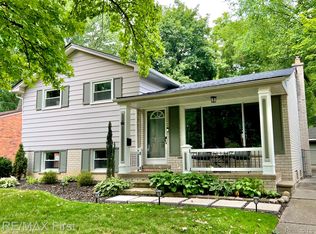 908 Marywood Dr, Royal Oak, MI 48067