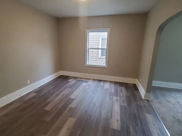 509-509A Park View Dr. (Duplex) — Photo 6