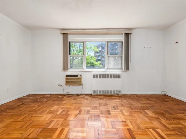 89-40 151st Avenue image 3 of 14