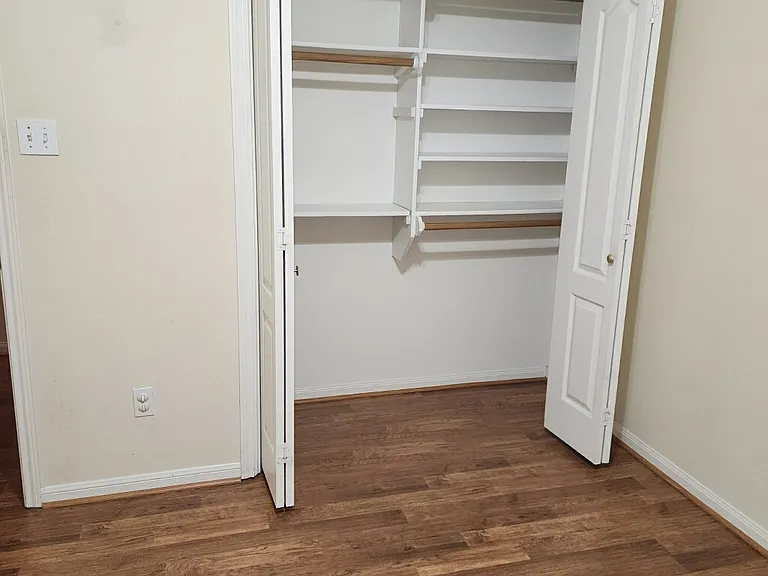 2403 Crystal Dr — Photo 16