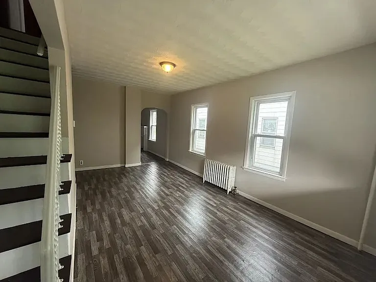 790 W Main St — Photo 3