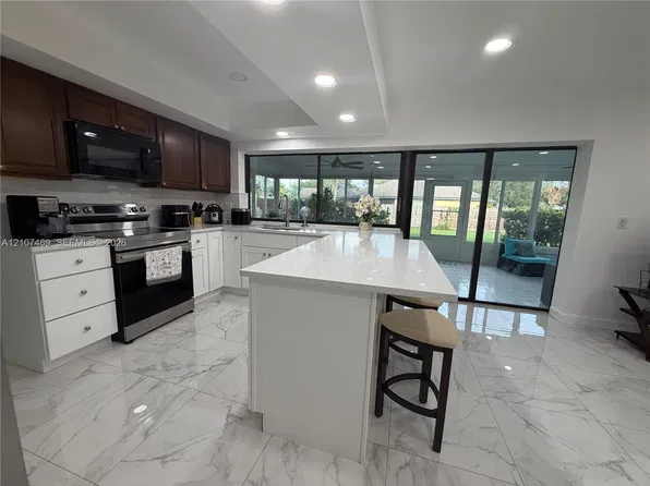 2204 Cherokee Trl, Valrico, FL 33594