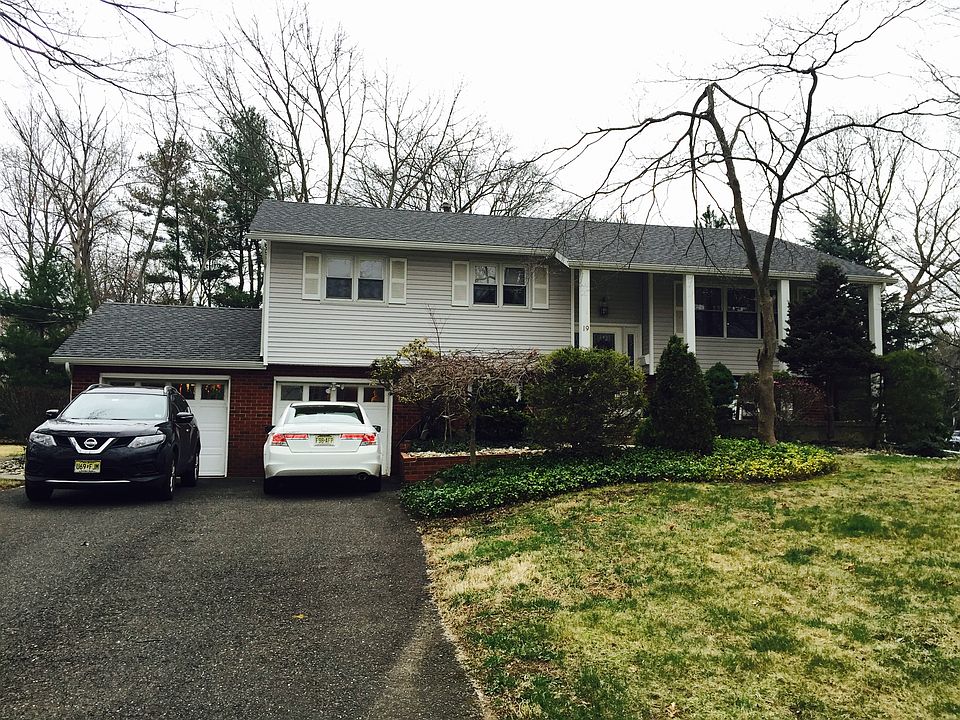 1st image of 19 Heather Dr