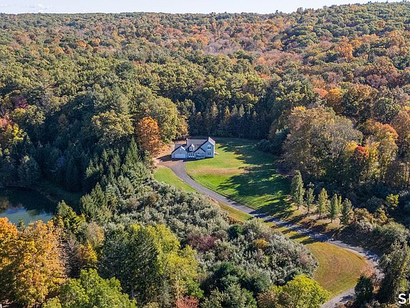 3rd image of 118 Moose Meadow Road