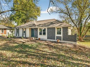 9825 Potter Cir, Kansas City, MO 64134