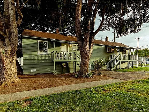 4th image of 2414 1st St #2414