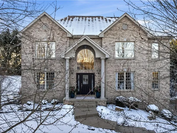 2017 Condor Ln, Gibsonia, PA 15044