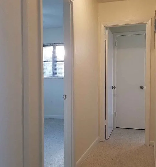 617 Joel Blvd #B — Photo 8